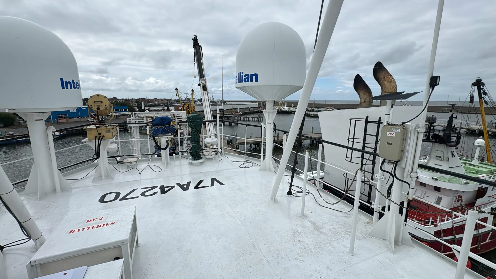 V-sat intellian